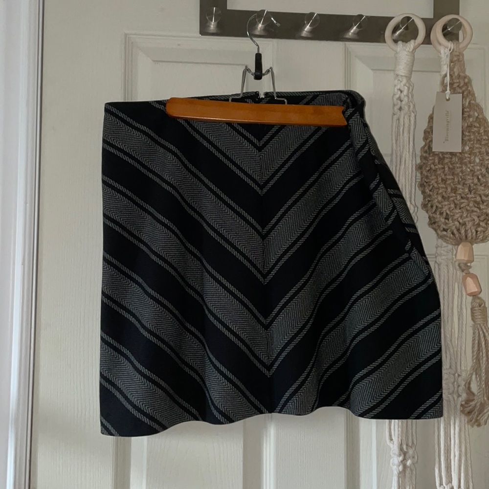 NWOT Le Chateau chevron miniskirt